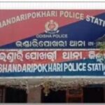 ନବୀନ ବର୍ଦ୍ଧିତ ଦରମା ଫେରାଇବା ପ୍ରସଙ୍ଗ ; କଟାକ୍ଷ କଲେ କେଭି ଓ ଜୟ