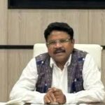 ଚାଉଳ ଯୋଗାଣ ବନ୍ଦ: ଉପଜିଲ୍ଲାପାଳଙ୍କ ଅଫିସ ଆଗରେ ଗ୍ରାମବାସୀଙ୍କ ଧାରଣା