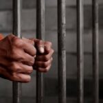 ଛାତ୍ରଙ୍କ ଉପରେ ପଡ଼ିଲା ସ୍କୁଲ ସାଇନ୍ ବୋର୍ଡ: ଜଣେ ମୃତ, ୨ ଆହତ