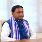 ଗାନ୍ଧିଜୀଙ୍କୁ ନେଇ ବିଜେପି ବିଧାୟକଙ୍କ ବିବାଦୀୟ ମନ୍ତବ୍ୟ: ଗାନ୍ଧିଜୀଙ୍କ ପ୍ରତମୂର୍ତ୍ତୀ ତଳେ ଧାରଣା ଦେଲେ ବିରୋଧୀ