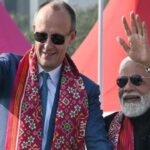 ଘରେ ଘରେ ପାର୍ସଲ ବାଣ୍ଟି ଡେଲିଭରୀ ବୟ ସାଜିଲେ ଆପ୍ ସାଂସଦ ରାଘବ ଚଢା