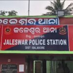 ପଥରଗାଡ଼ିଆରେ ବୋମାମାଡ଼: ଦୁଇ ଗୋଷ୍ଠୀ ମୁହାଁମୁହିଁ, ଜଣେ ଆହତ